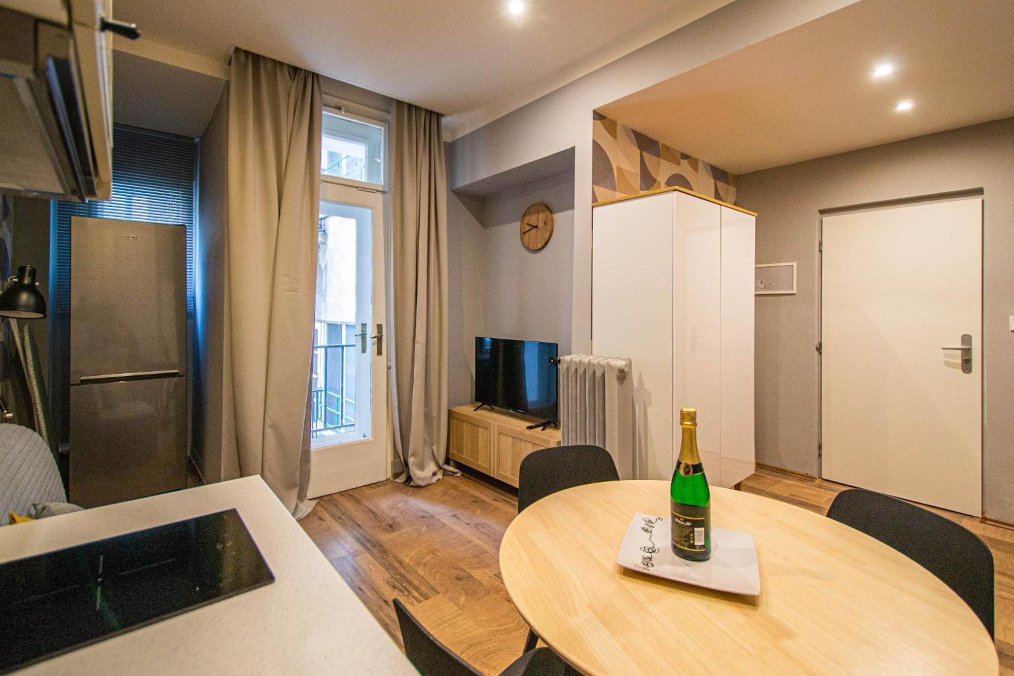 Cozy Studio In The Main City Center براغ المظهر الخارجي الصورة